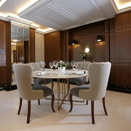 Apartment Royal Suites *